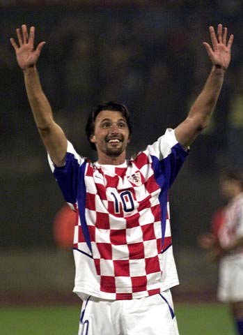 内雷斯重返光明球场 （内雷斯重回光明球场）