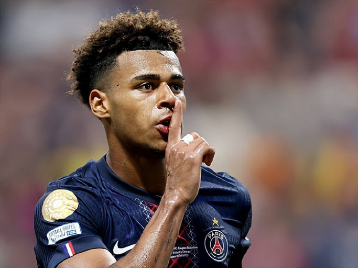 记者：16岁布基纳法索中场签约白堡，未来有望加盟切尔西（记者：白堡签下16岁布基纳法索中场，未来或将投奔切尔西）