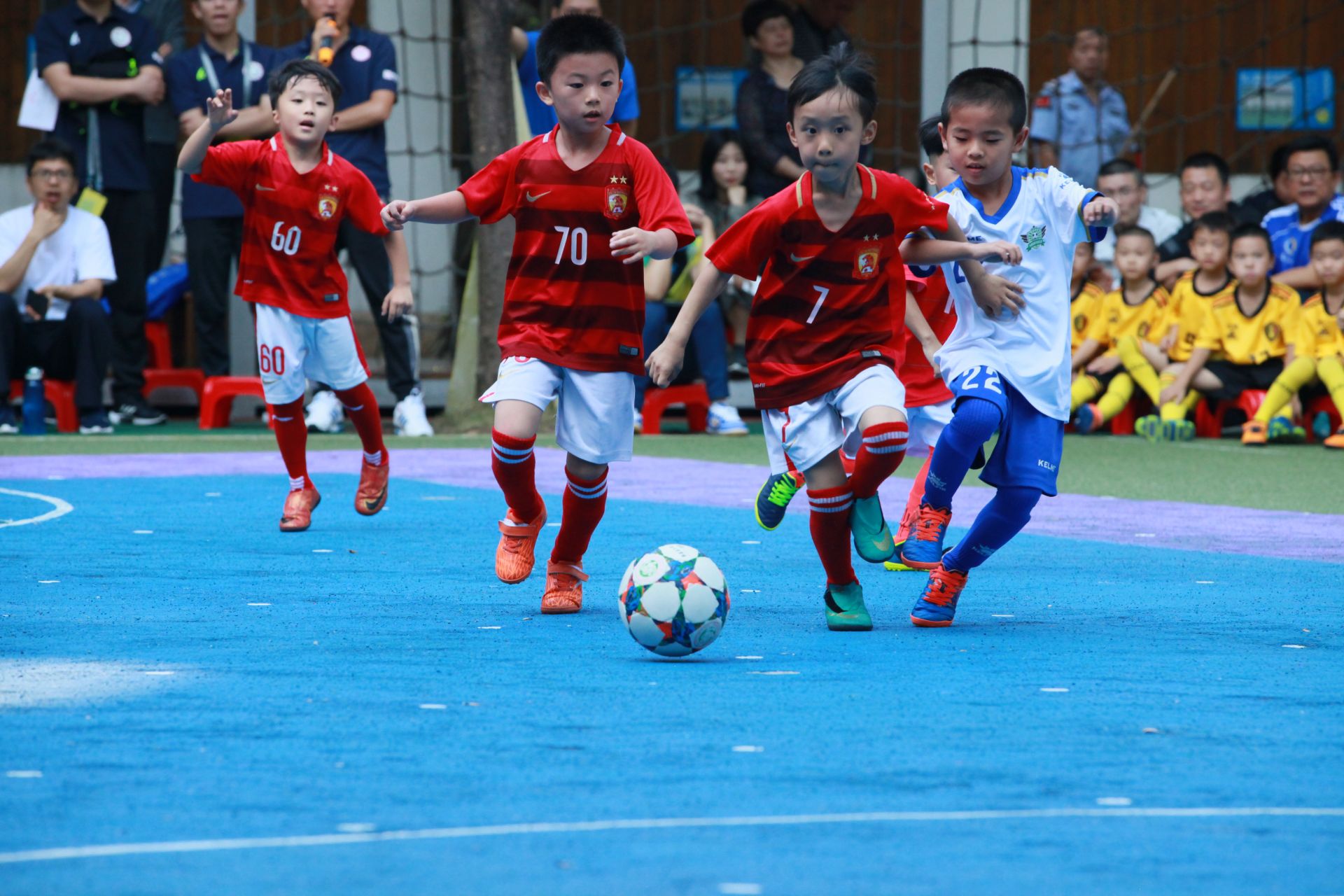 英超：利物浦客场3-2击败伯恩茅斯（英超：利物浦客场3比2力克伯恩茅斯）