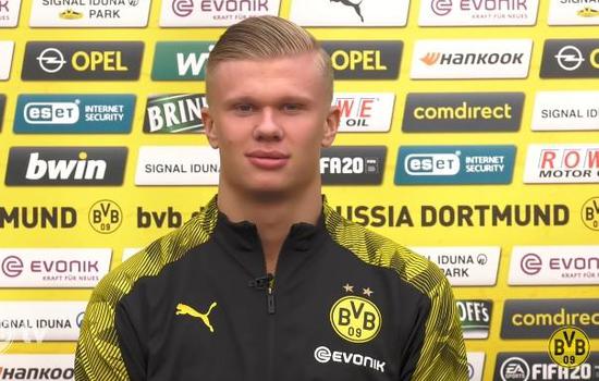 阿斯：皇马绝不会通过竞价来引援中卫，专注于合同到期的球员（阿斯报：皇马不参与中卫竞价，锁定合同到期球员）