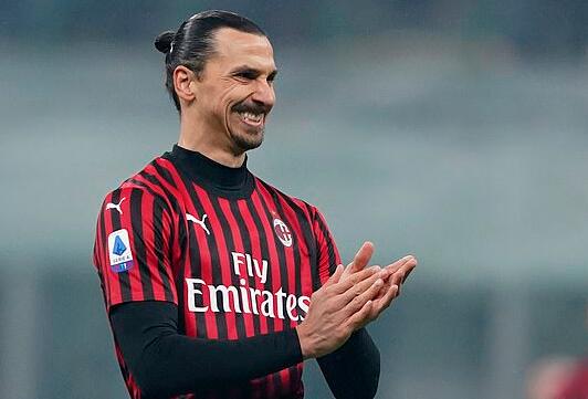 武汉女足2-0东孟加拉女足提前出线，王霜双响，奥乌苏屡失良机（王霜梅开二度，武汉女足2-0东孟加拉女足提前锁定出线，奥乌苏屡失良机）