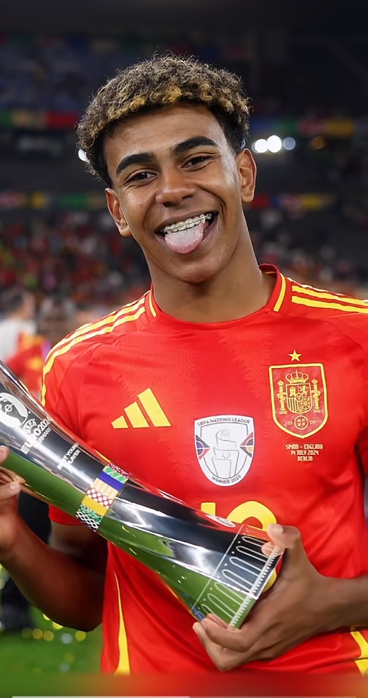 承担重任！巴特勒15中7轰24分8板10助（扛起重担！巴特勒15投7中砍下24分8篮板10助攻）