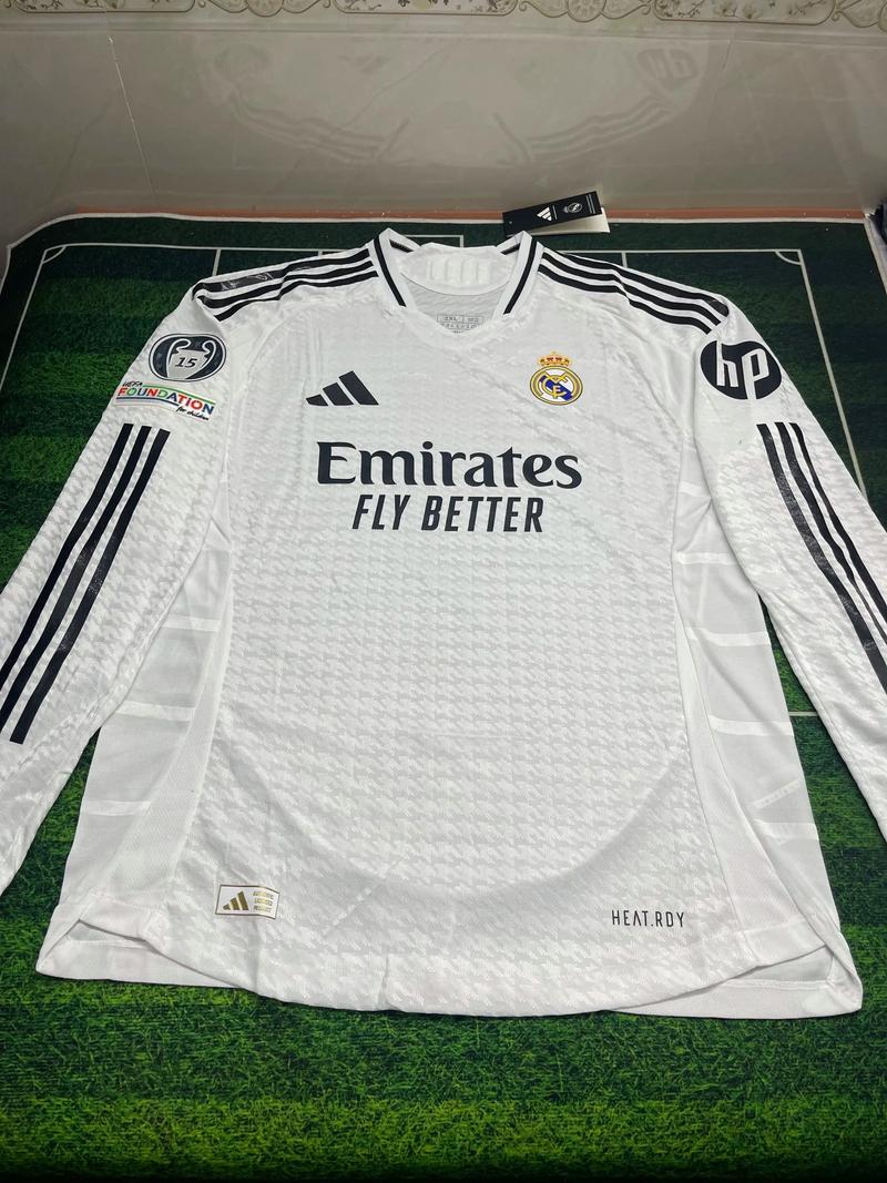 铜梁龙致谢蓉城：期待成渝两地共同推动西部足球事业蓬勃发展（铜梁龙感谢蓉城：盼成渝携手助力西部足球腾飞）