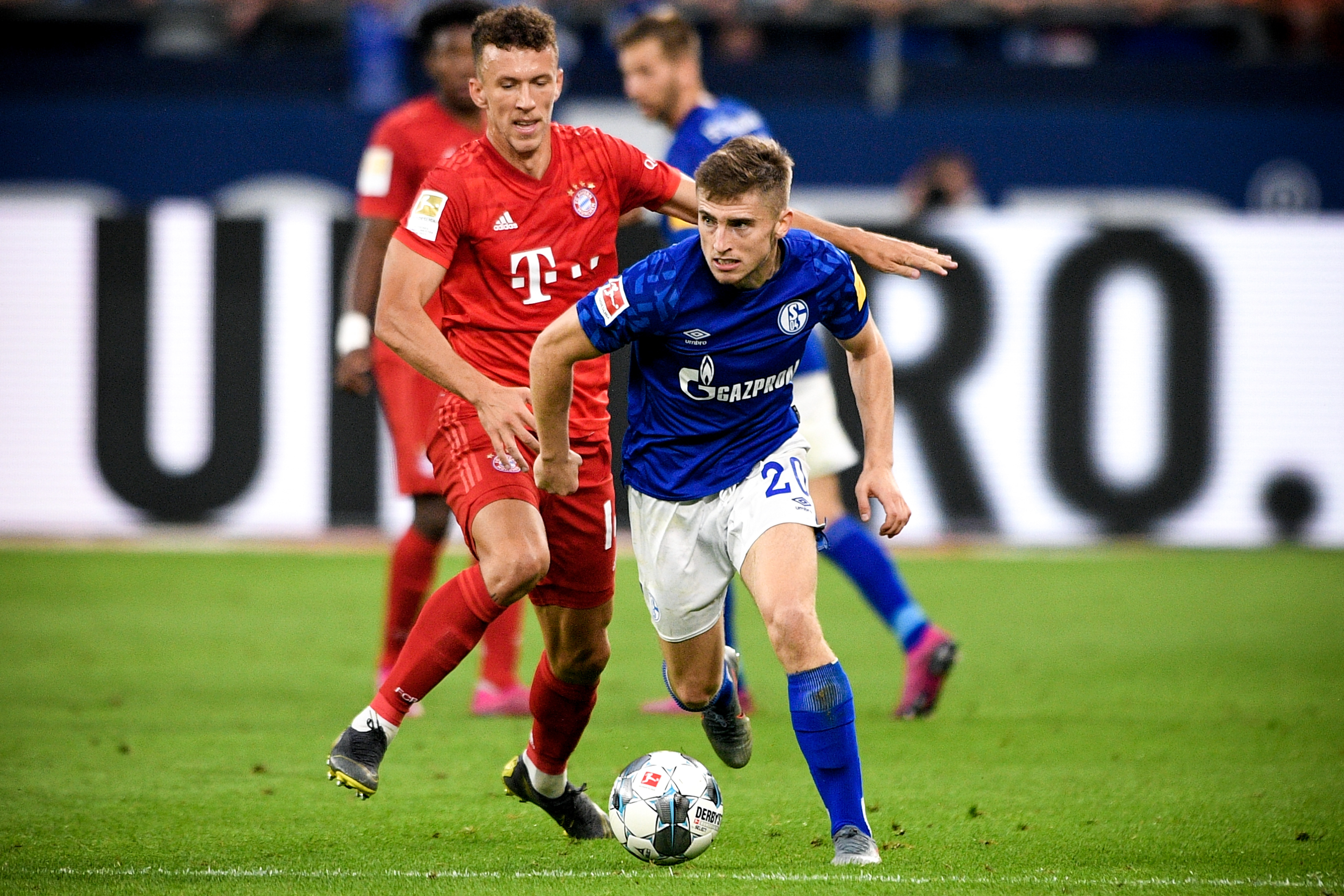 凯恩加盟拜仁后欧冠30场24球，同期仅有姆巴佩进球数与他持平（加盟拜仁后，凯恩欧冠30战轰入24球，同期仅姆巴佩可与之并列）