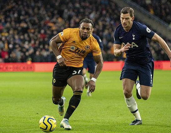 内雷斯边路传中显威，霍伊伦麦克托米奈双破门（内雷斯边路精准传中发威，霍伊伦、麦克托米奈双双建功）