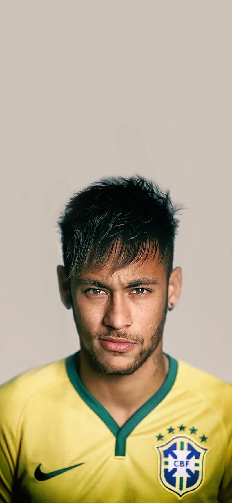 21世纪五大联赛外场球员出场时间榜：C罗、拉莫斯、梅西前3（本世纪五大联赛外场球员出场时间排行榜：C罗、拉莫斯、梅西位列前三）