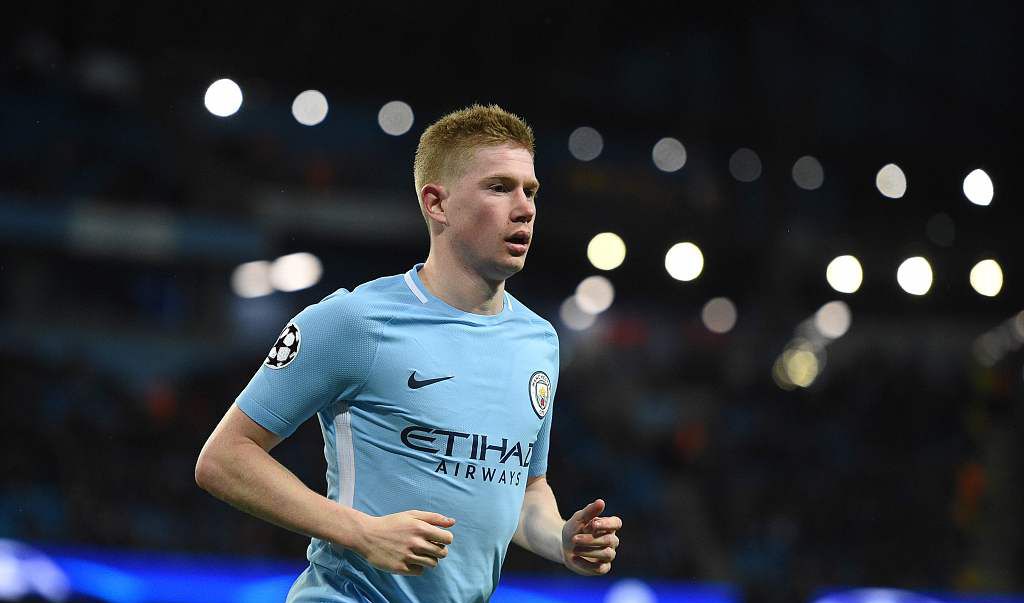 法比奥庆祝足协杯夺冠：我们是冠军，这座城市值得拥有这一刻（法比奥庆贺足协杯问鼎：我们是冠军，这座城市配得上这份荣耀）