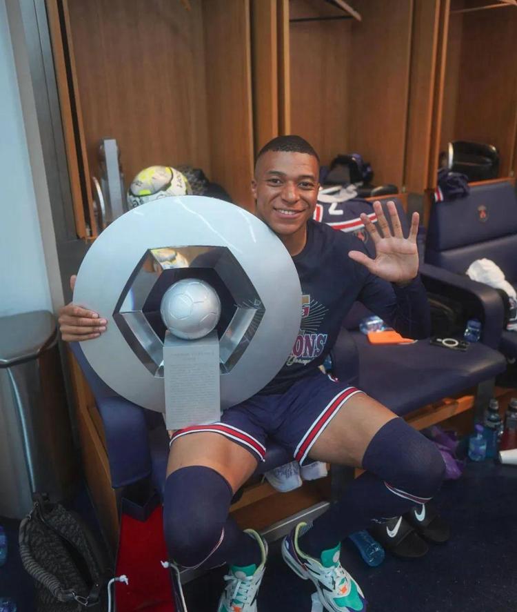 川超分区赛现场观赛人数超87万，实现经济效益超56亿元（川超分区赛吸引超87万现场观众，带动经济效益逾56亿元）