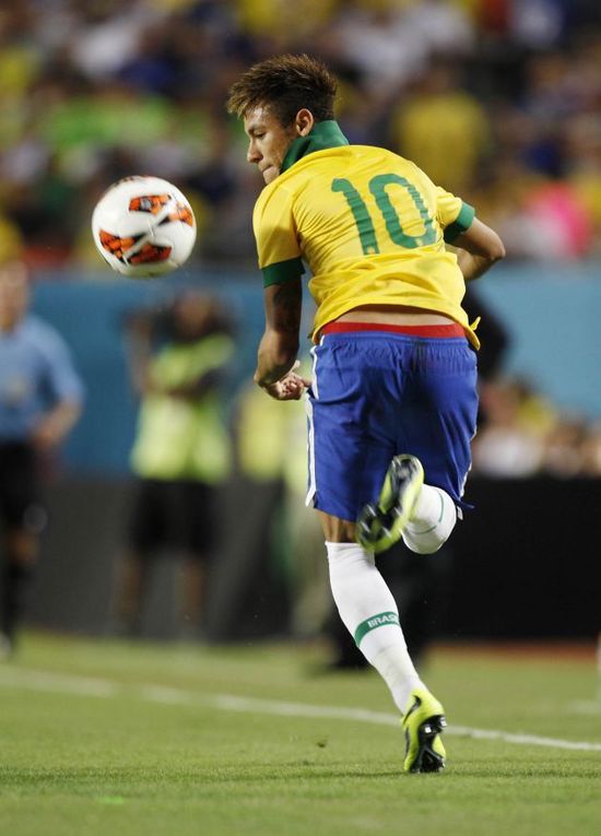 海港客战武里南联：海港3外援首发，李圣龙、杨世元出战（海港做客武里南联：三外援先发，李圣龙与杨世元出场）