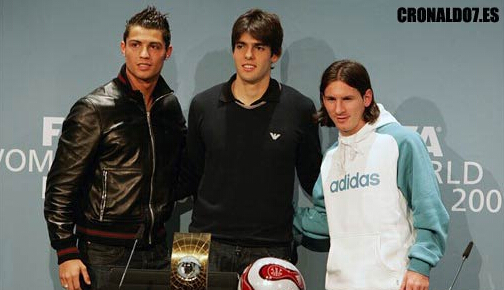 记者：于汉超参加教练员培训班，冬训时以助教身份与申花会合（记者称于汉超正参加教练员培训，冬训将以助教身份与申花汇合）